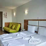 Elizabeth Dy Boutique 3*
