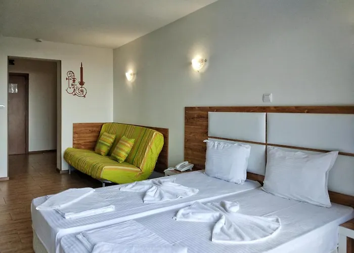 Elizabeth Dy Boutique 3*