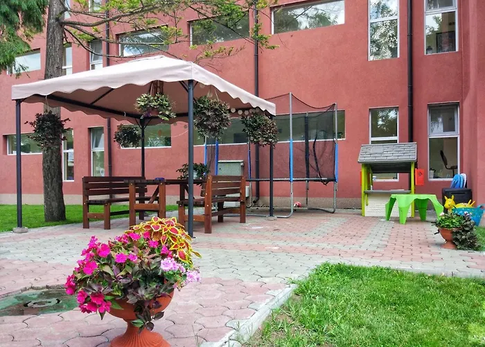 Elizabeth Dy Boutique 3*